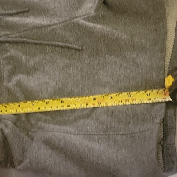 Reebook gray short casuel wear new - Picture 8 of 8